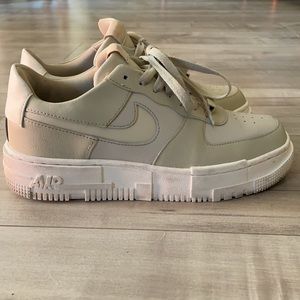 Nike Air Force 1 Pixel Light Stone